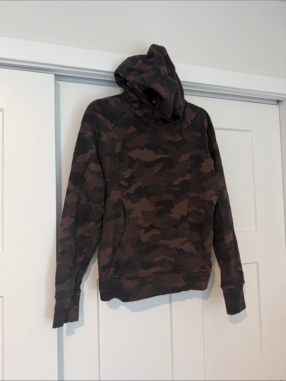 NWOt lululemon Camo hoodie